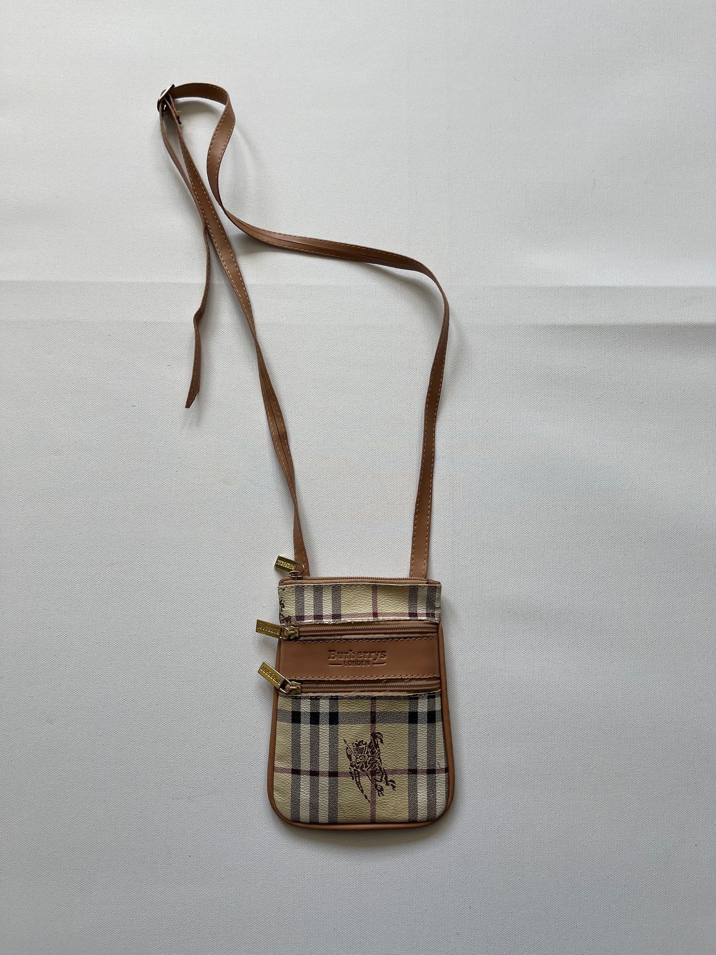 Burberry Umhängetasche klein